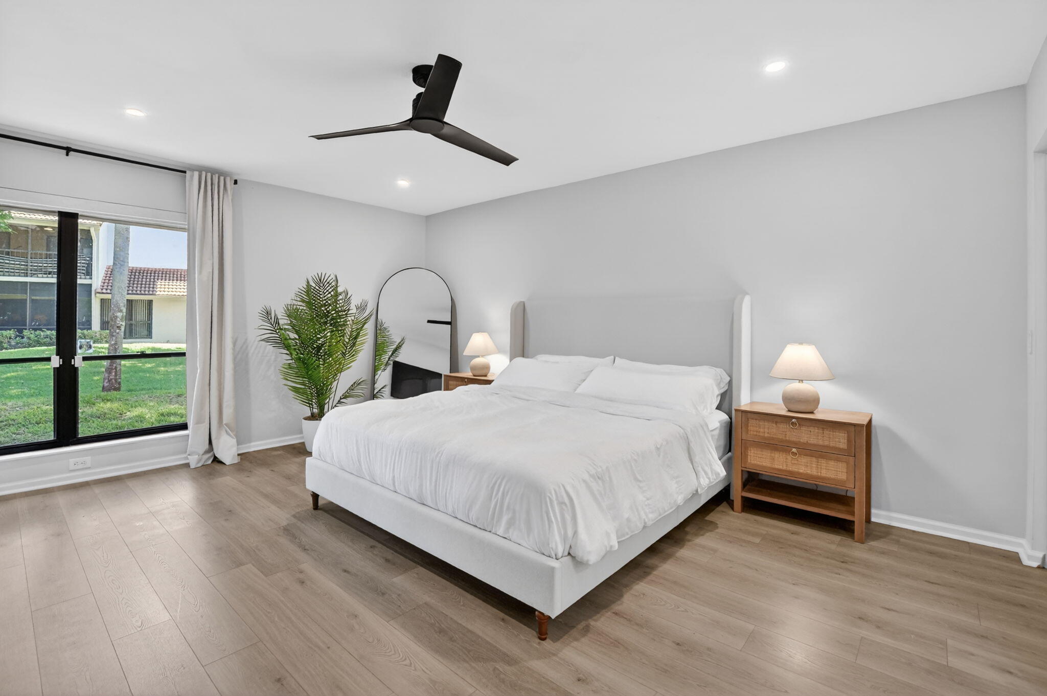 COACH HOUSES OF TOWN PLACE CONDO - Residential