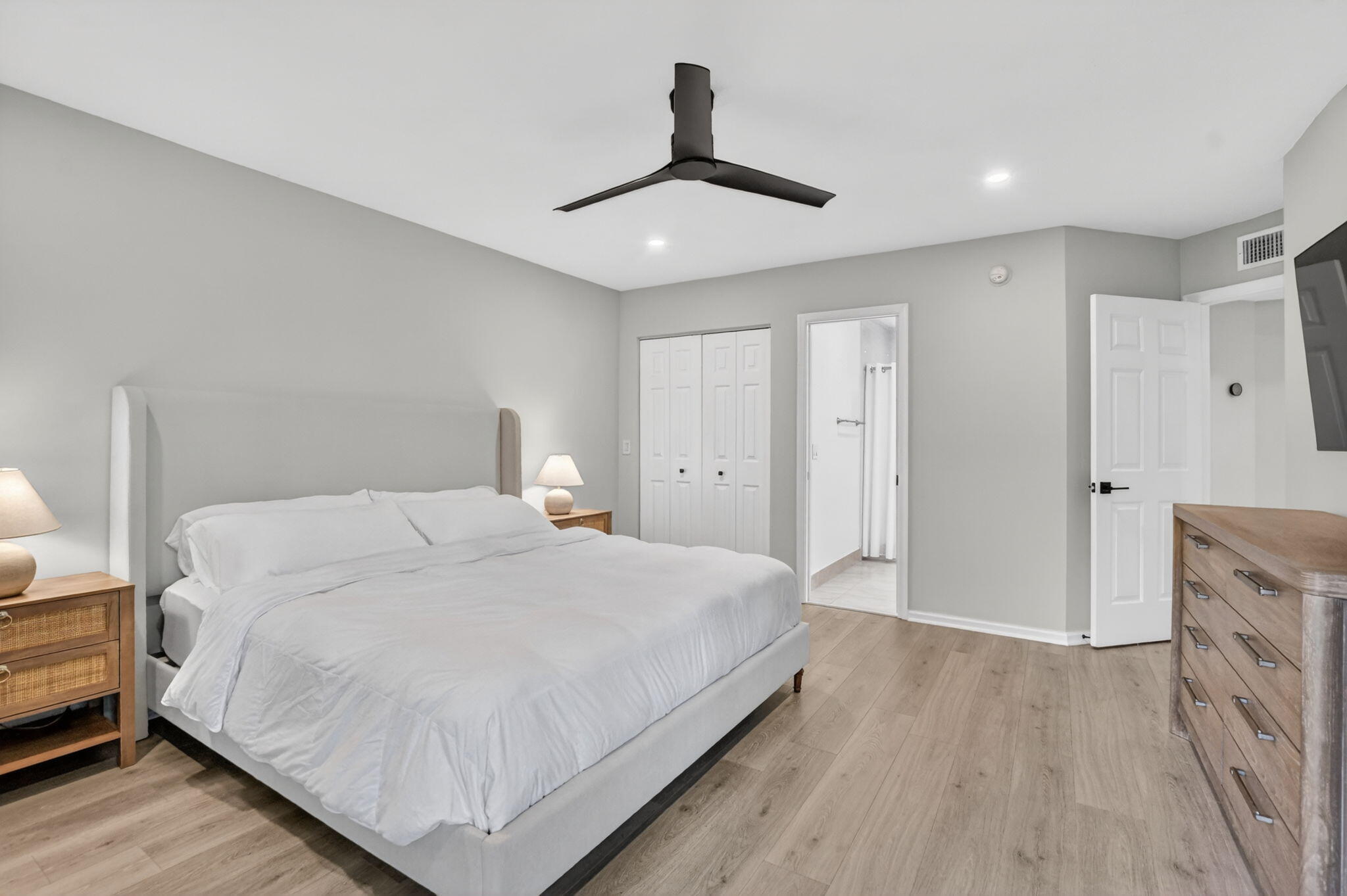 COACH HOUSES OF TOWN PLACE CONDO - Residential