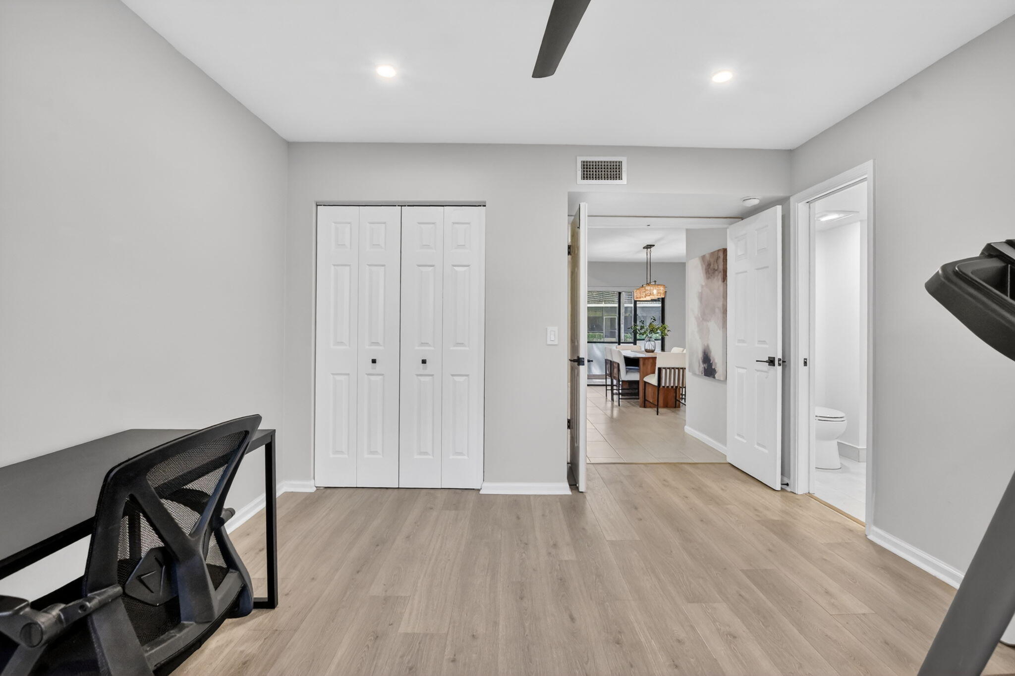 COACH HOUSES OF TOWN PLACE CONDO - Residential