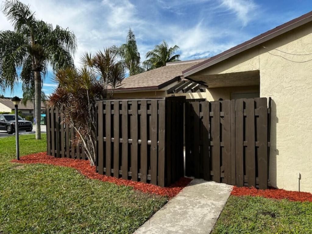 Photo of 2801 Waterview Circle, Palm Springs, FL 33461 (MLS # R10957552)