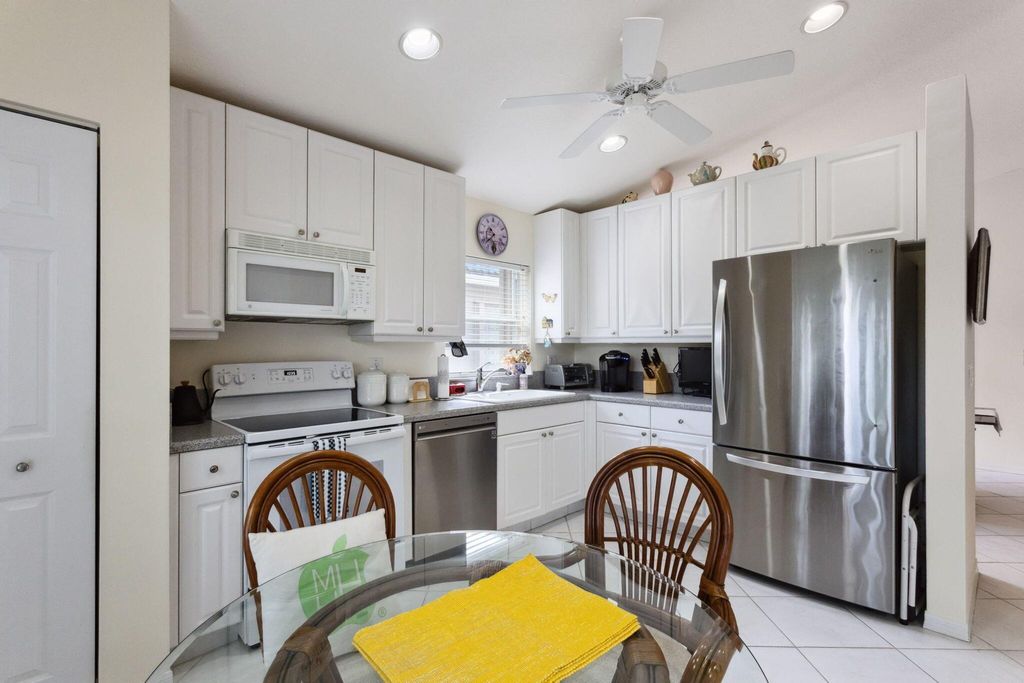 Photo of 6821 Viale Elizabeth, Delray Beach, FL 33446 (MLS # R10985786)