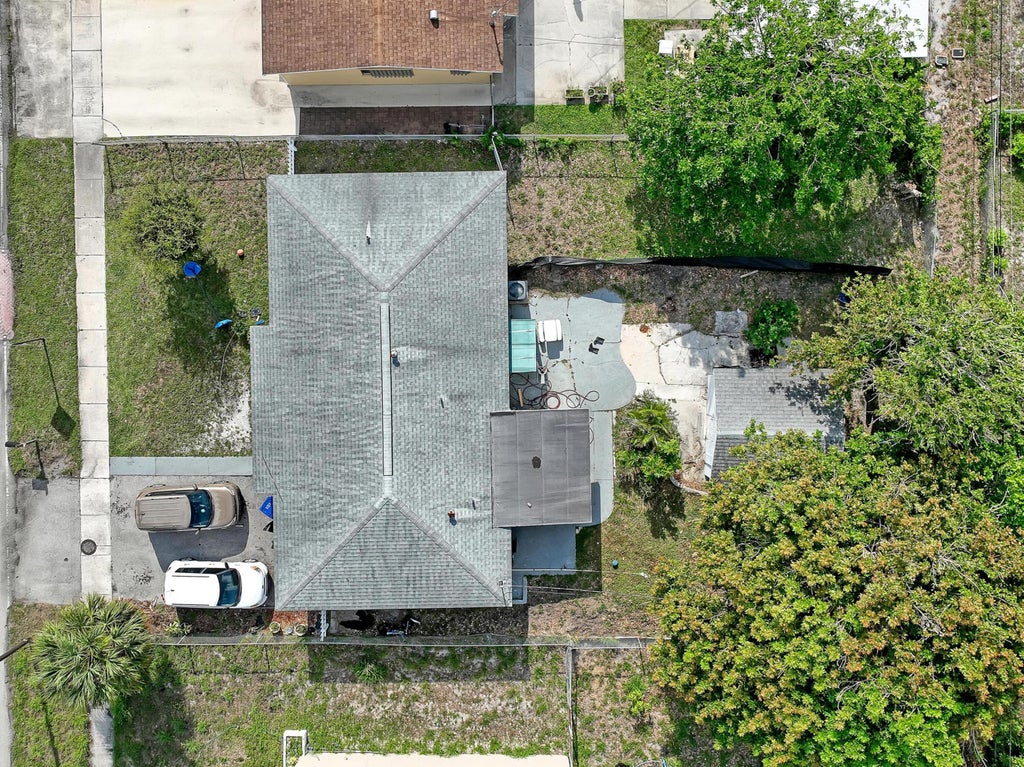 Photo of 507 W 29th Street, Riviera Beach, FL 33404 (MLS # B26094361)