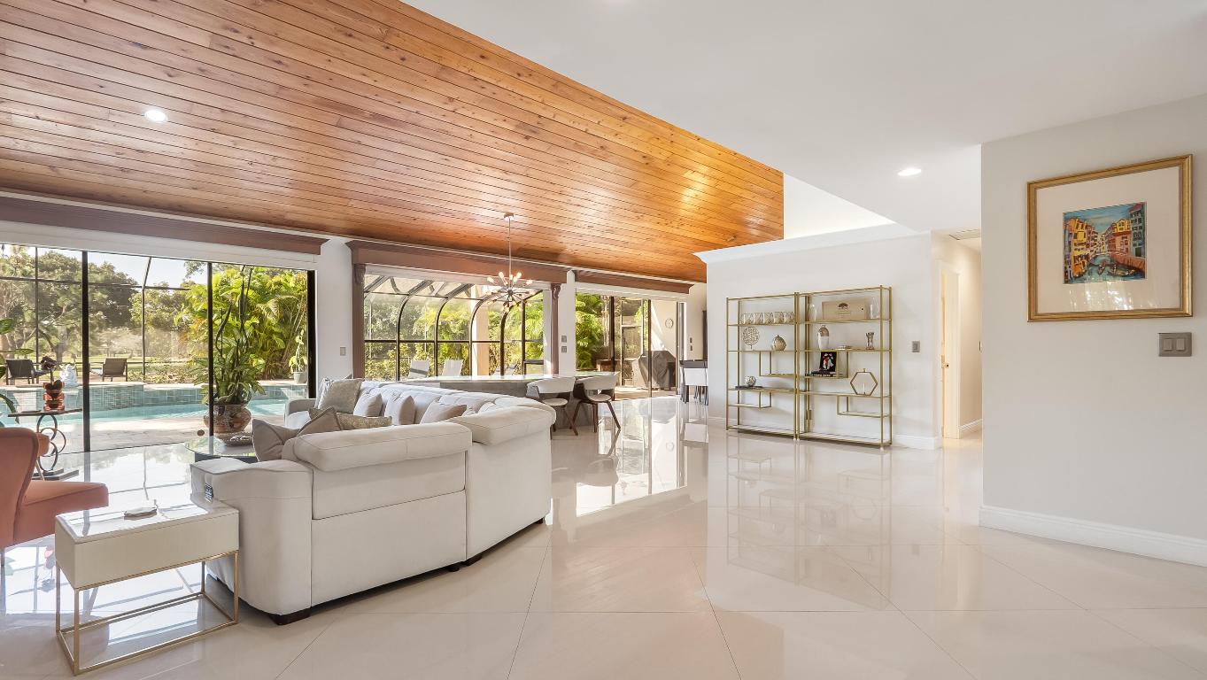 10571 Boca Woods Lane