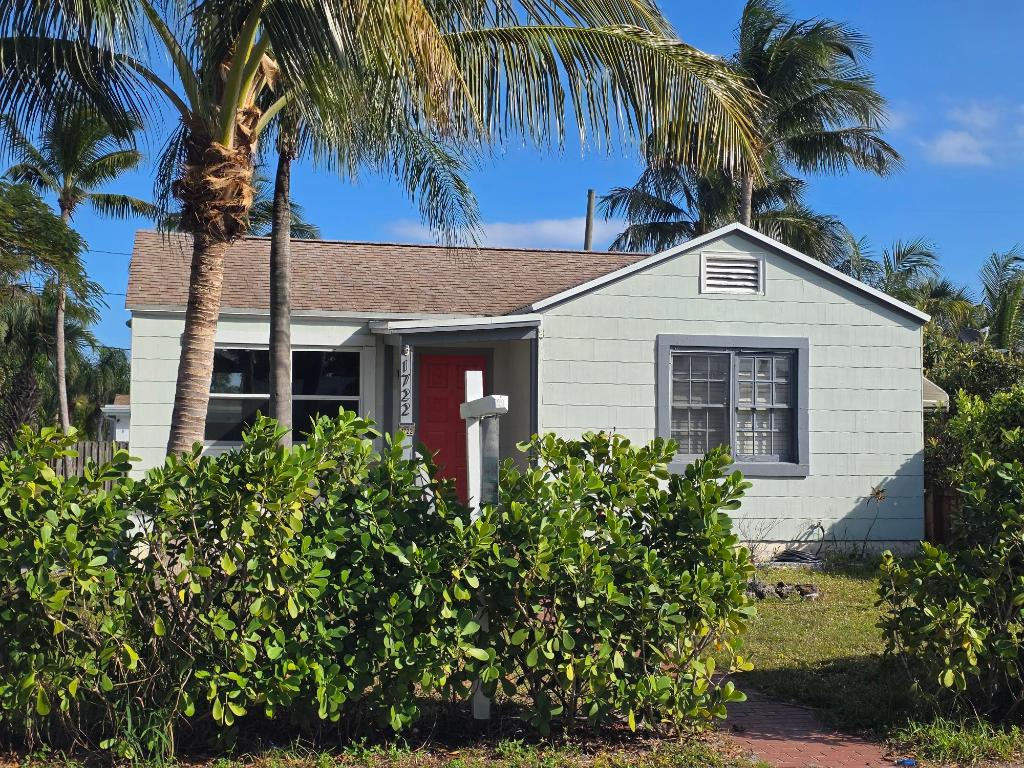 NORTH LAKE WORTH - Residential Lease