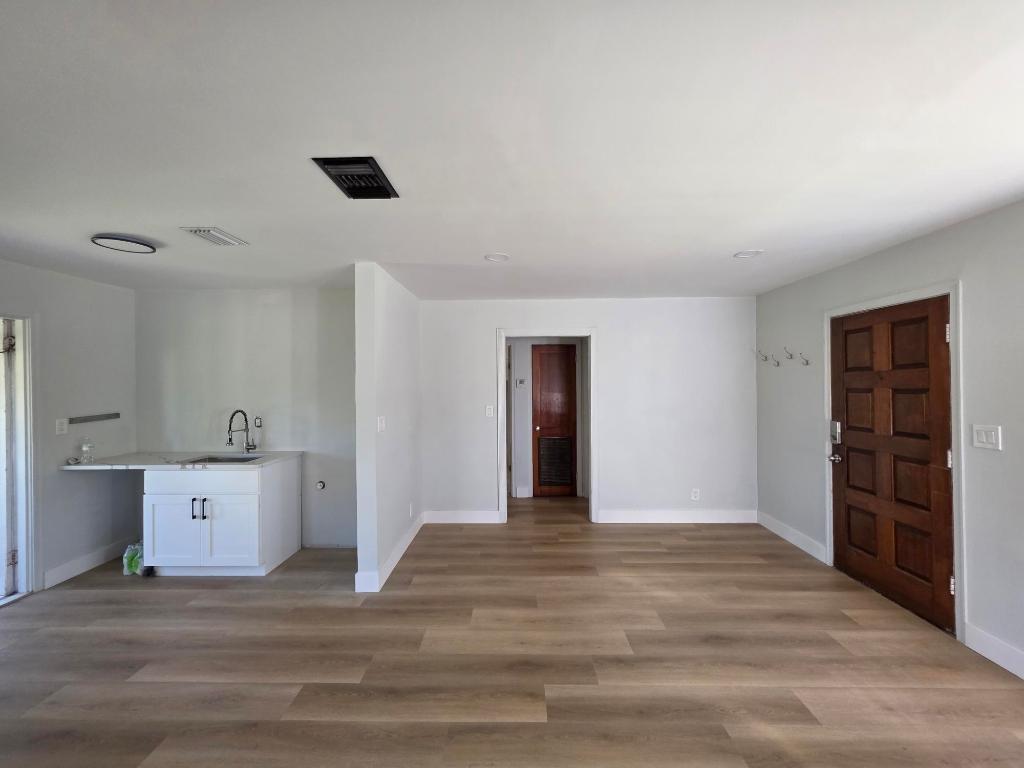 NORTH LAKE WORTH - Residential Lease