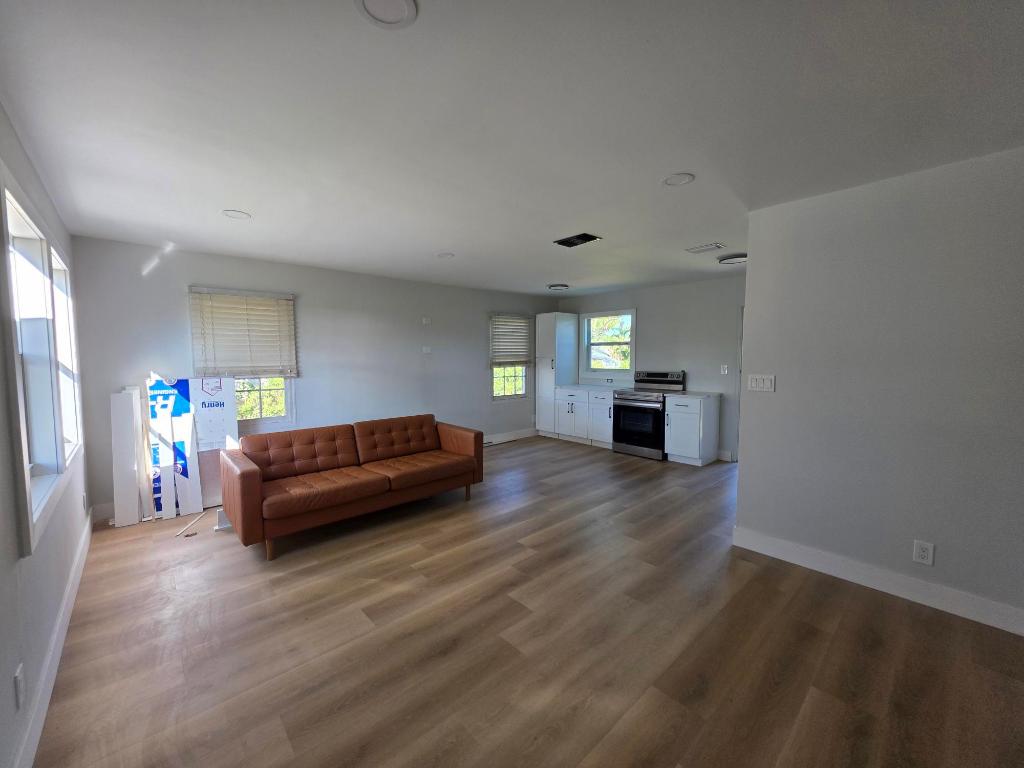 NORTH LAKE WORTH - Residential Lease