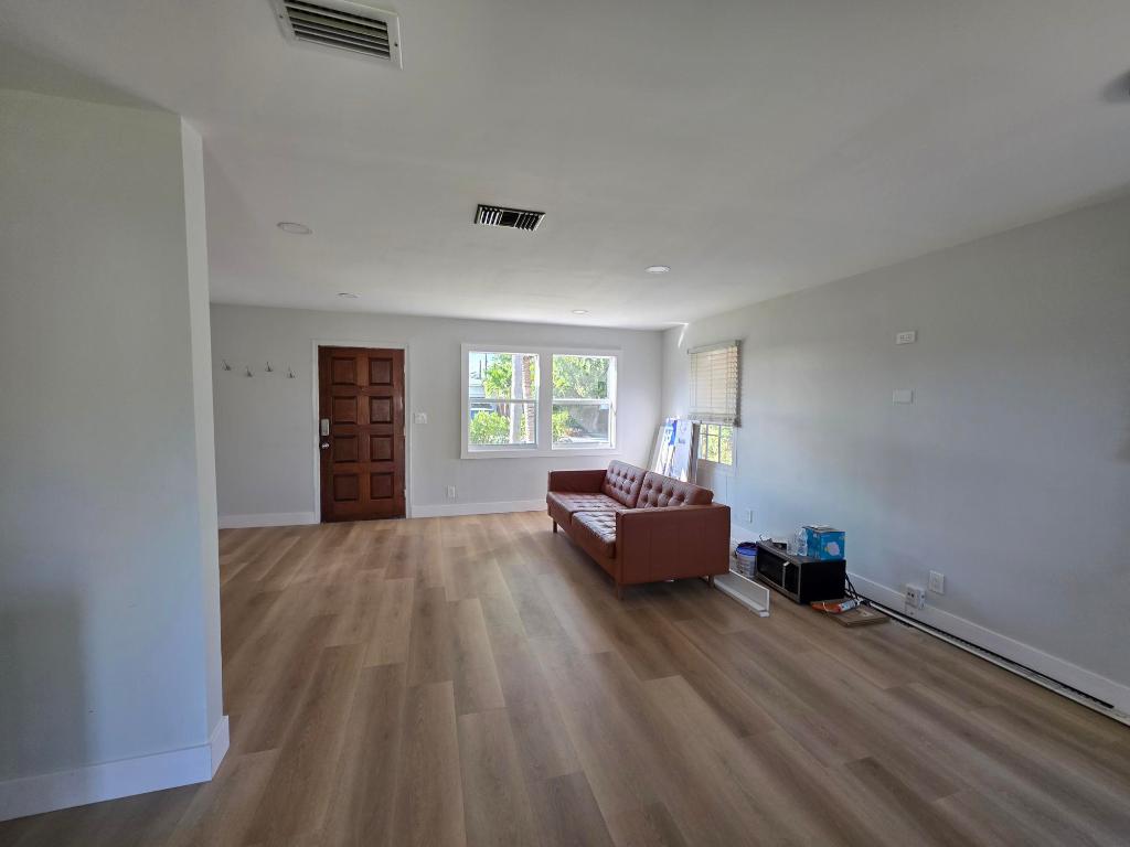 NORTH LAKE WORTH - Residential Lease