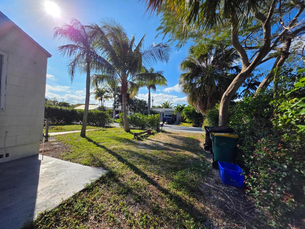 NORTH LAKE WORTH - Residential Lease