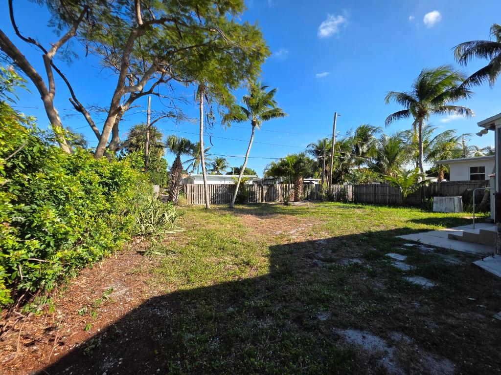 NORTH LAKE WORTH - Residential Lease