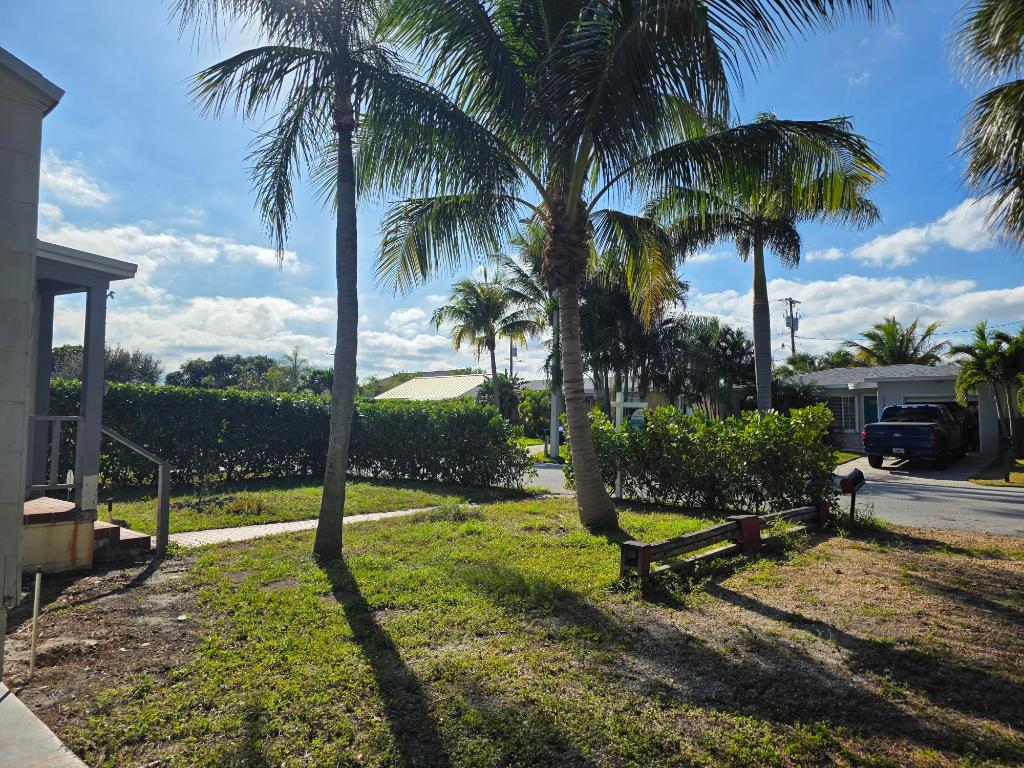 NORTH LAKE WORTH - Residential Lease