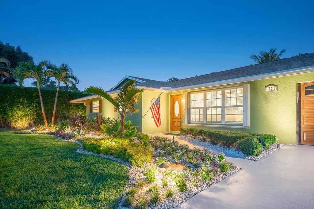 Photo of 1738 SW Buckskin Trail, Stuart, FL 34997 (MLS # R11001245)