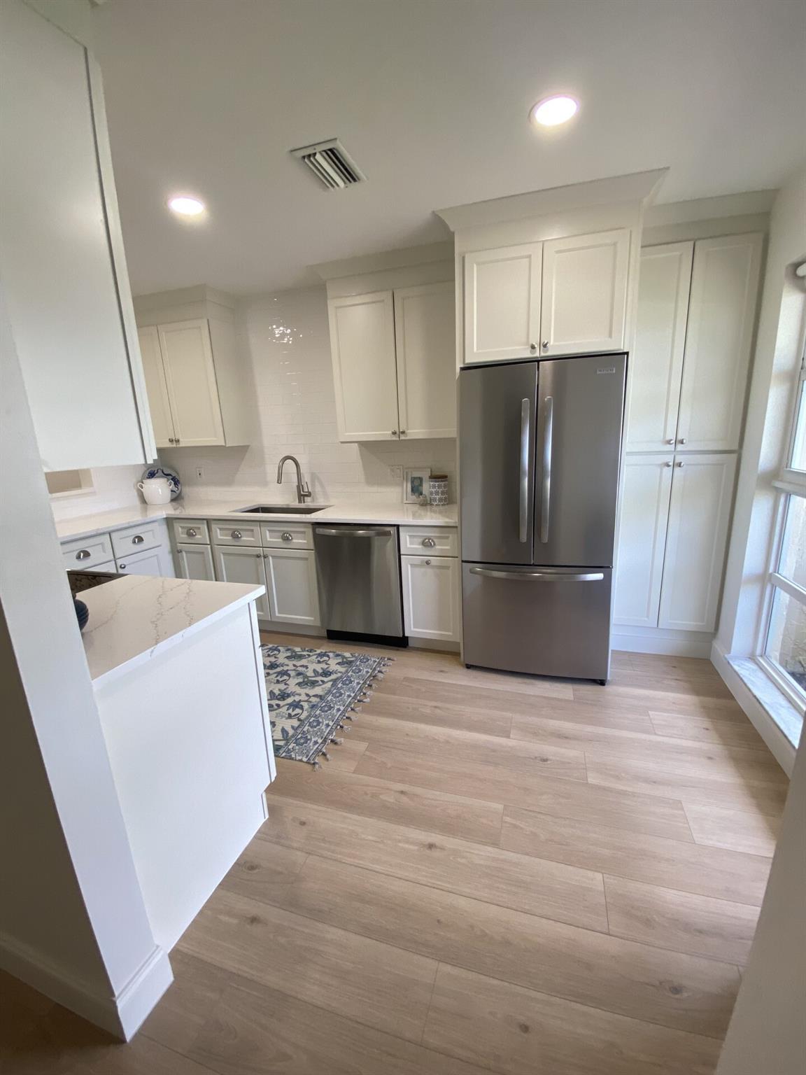 8733 Belle Aire Dr 234