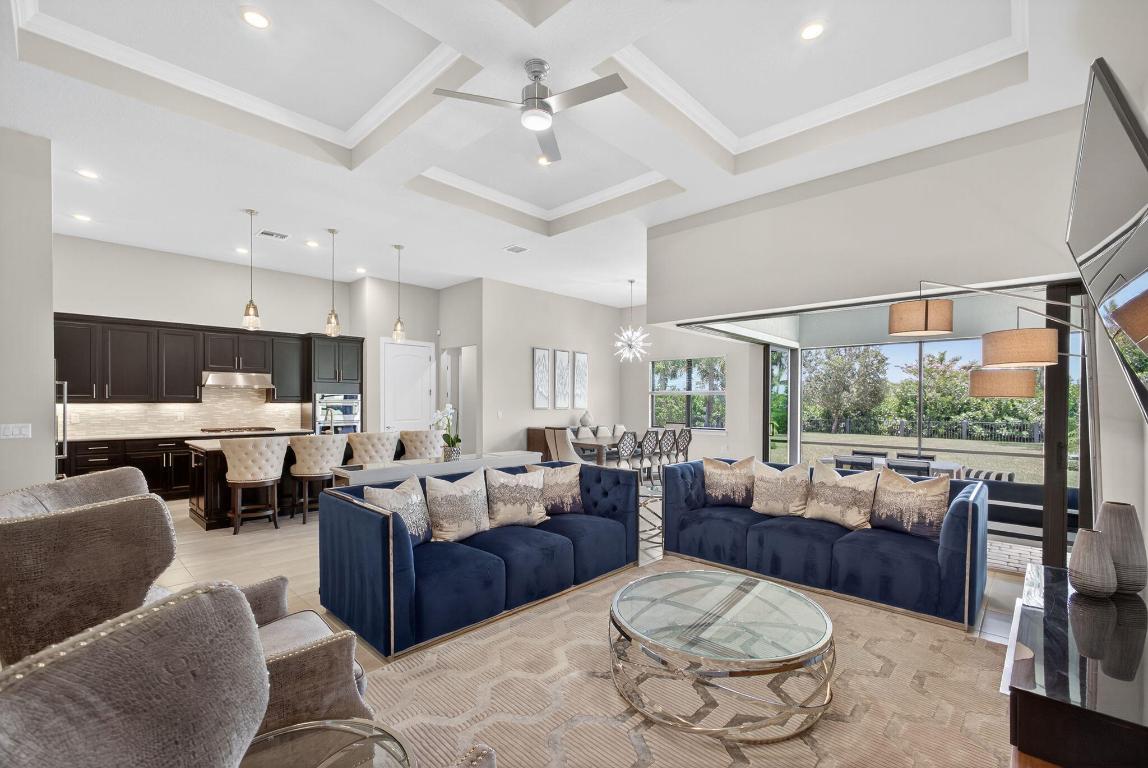 ANCIENT TREE - Residential