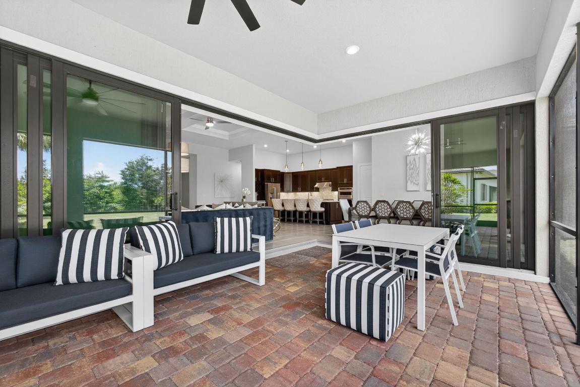 ANCIENT TREE - Residential