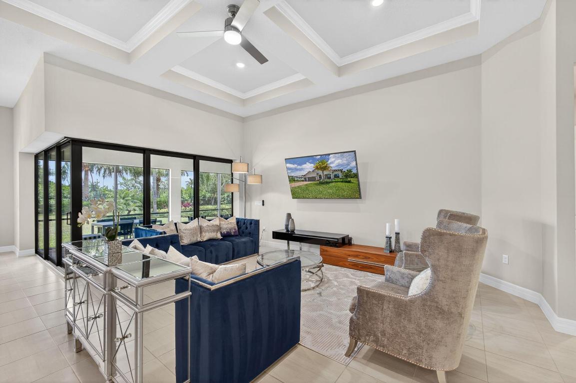 ANCIENT TREE - Residential