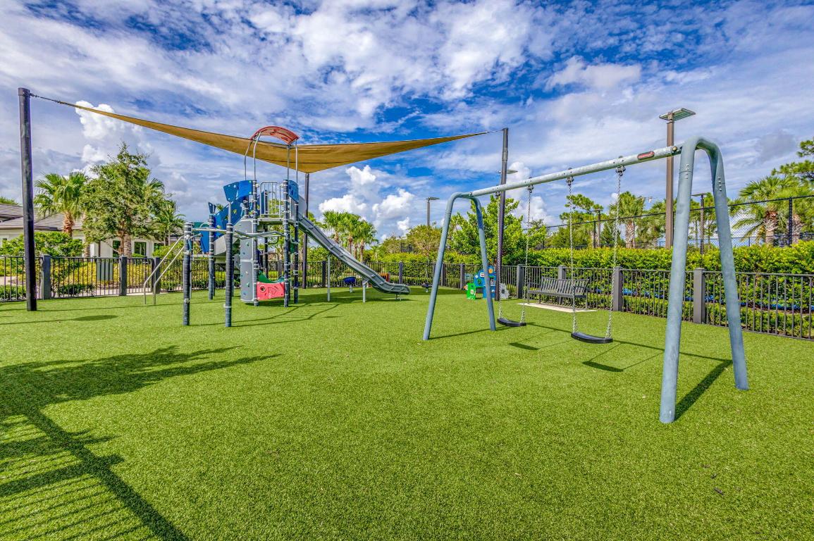 ANCIENT TREE - Residential