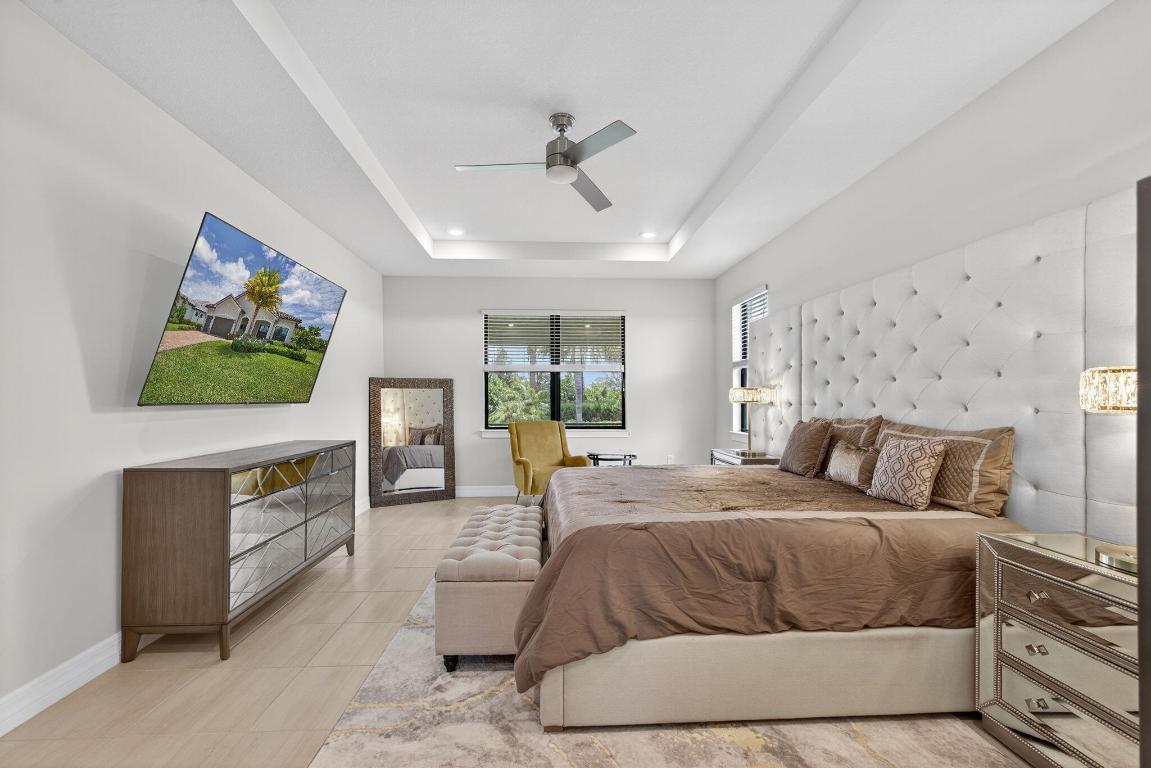 ANCIENT TREE - Residential