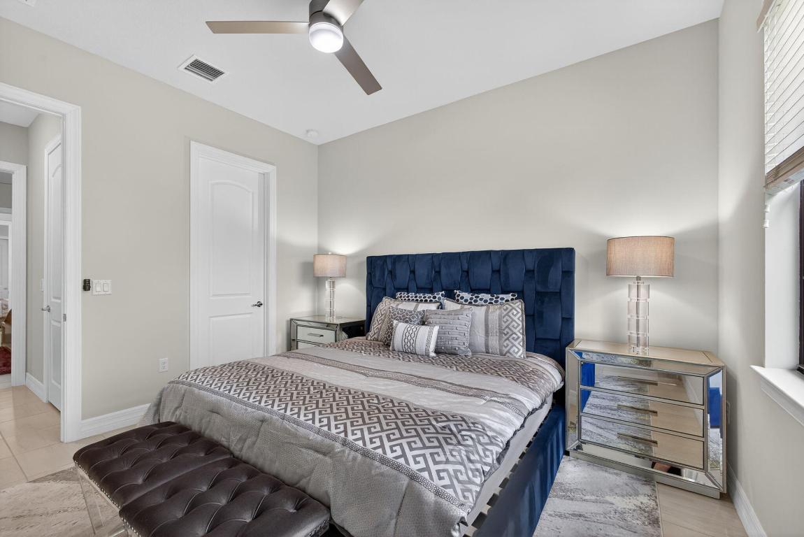 ANCIENT TREE - Residential