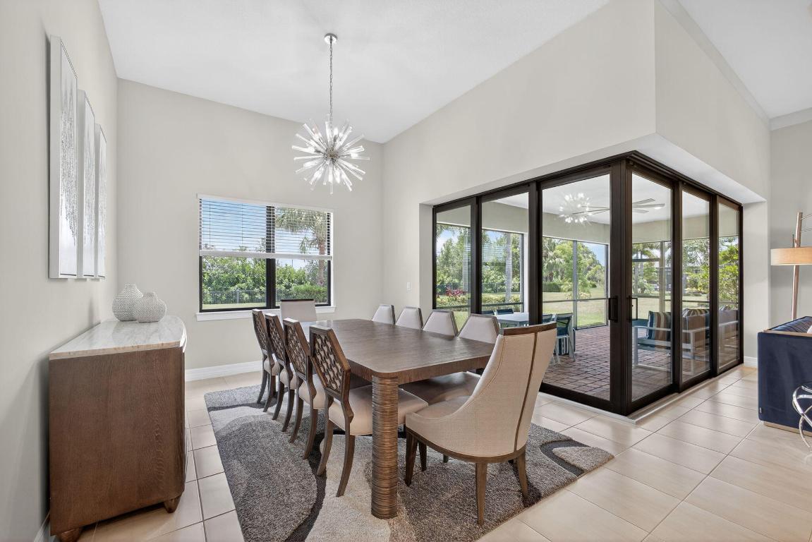 ANCIENT TREE - Residential