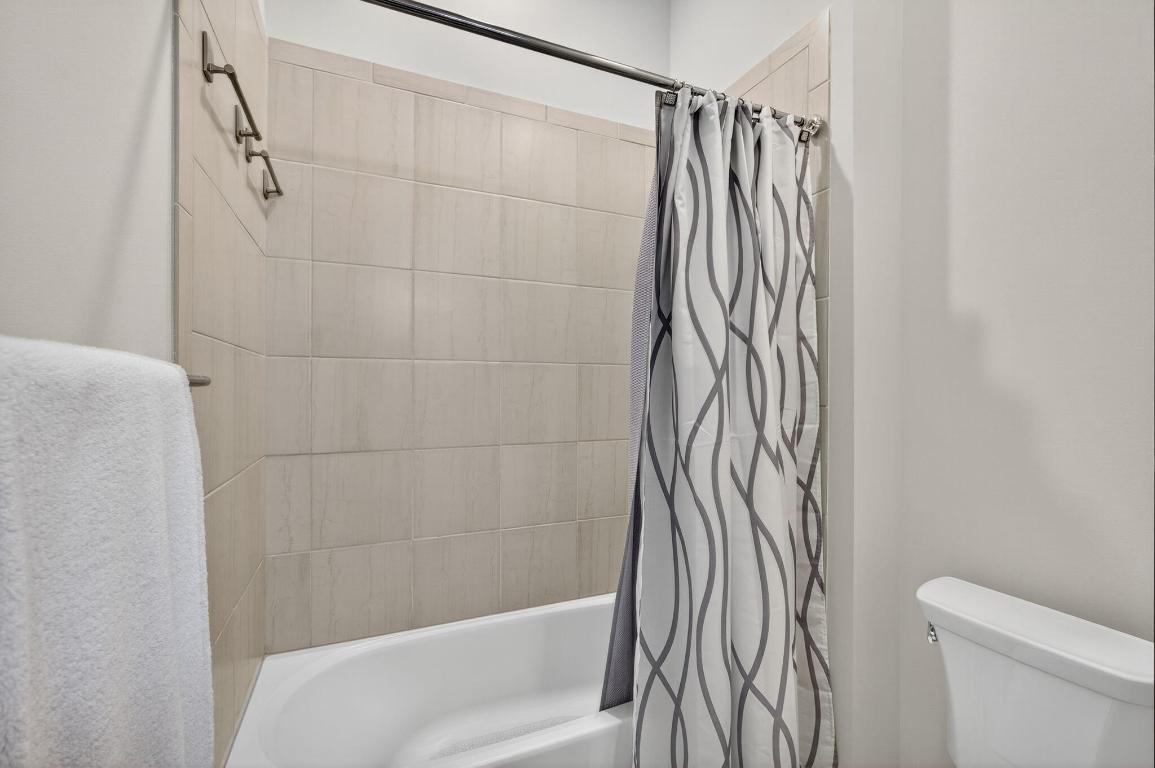 ANCIENT TREE - Residential