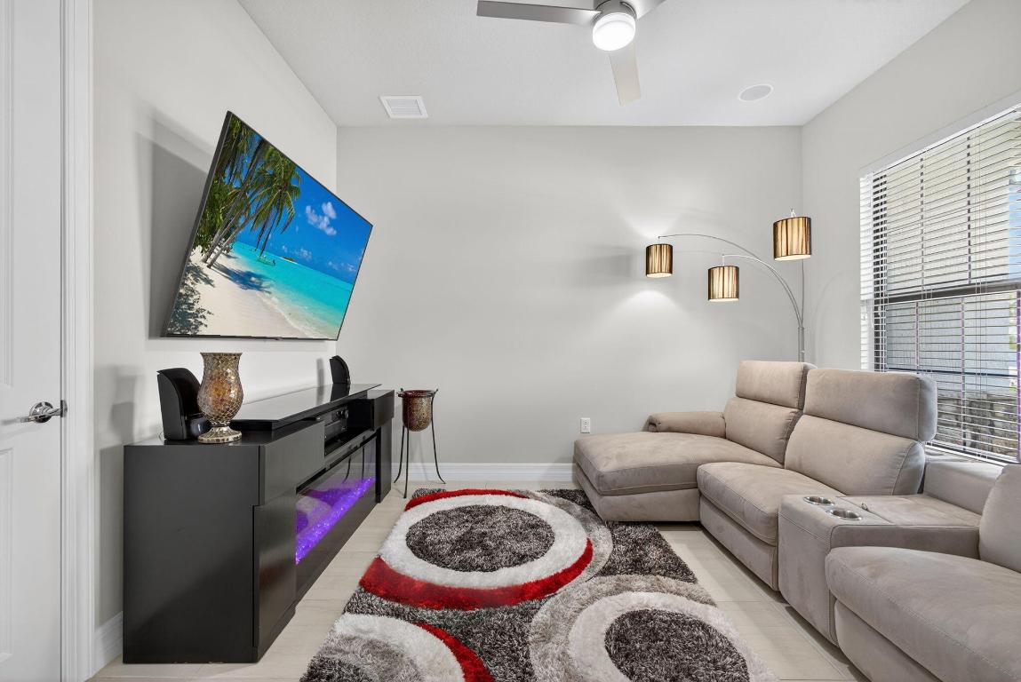 ANCIENT TREE - Residential