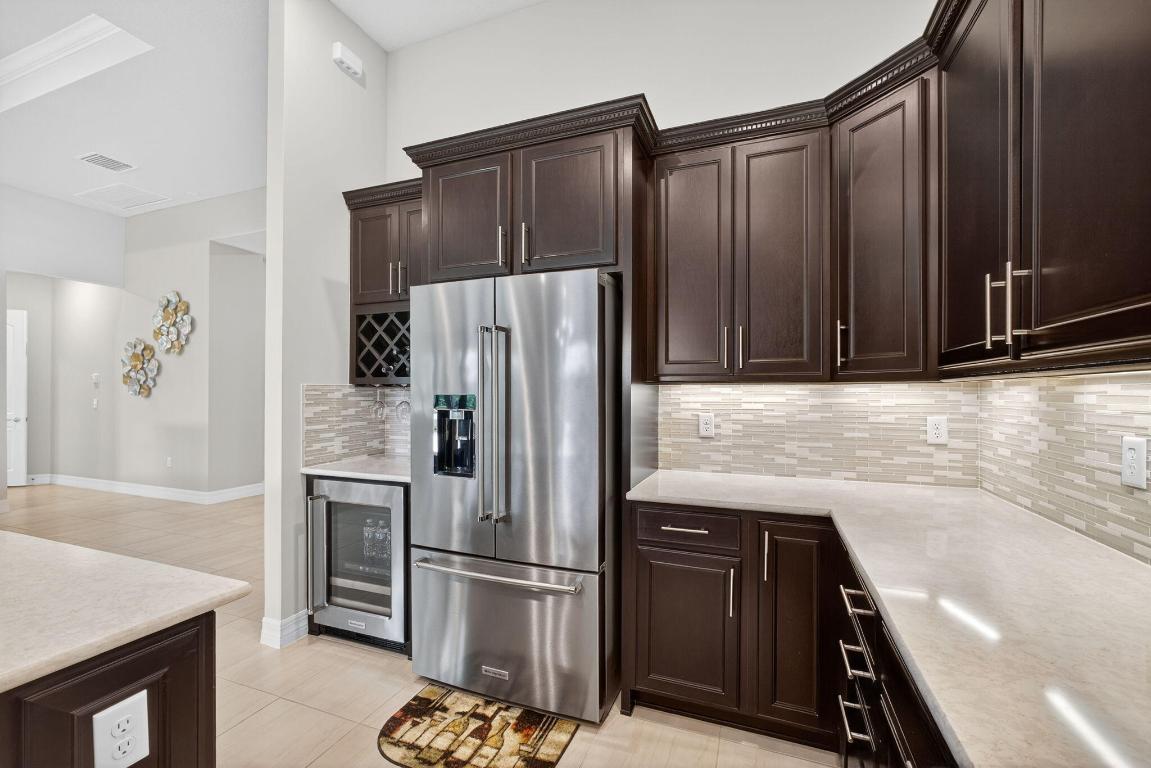 ANCIENT TREE - Residential