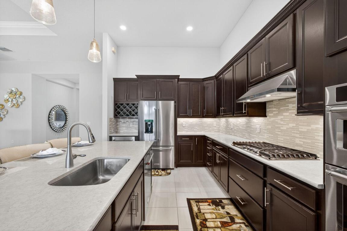 ANCIENT TREE - Residential