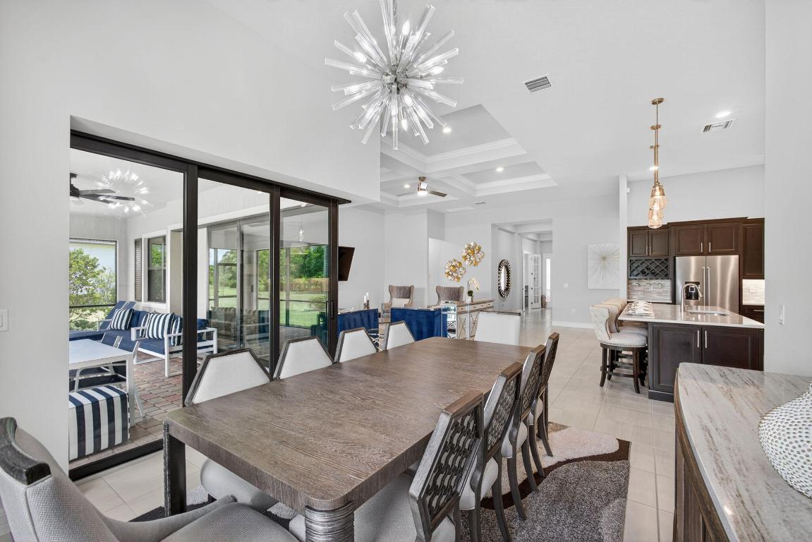 ANCIENT TREE - Residential