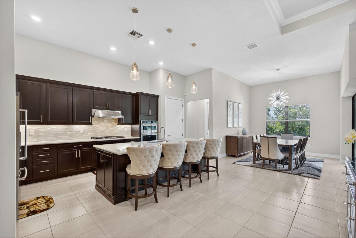 ANCIENT TREE - Residential