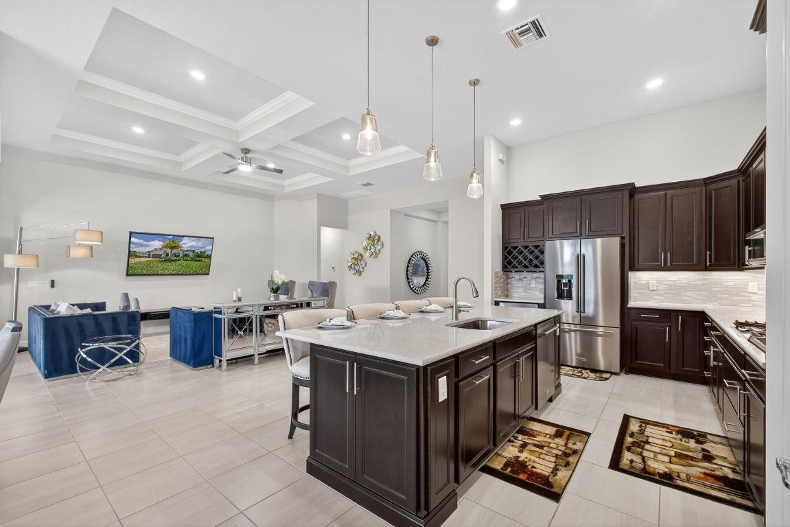 ANCIENT TREE - Residential