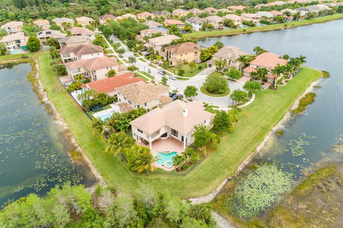 WELLINGTON VIEW - Residential