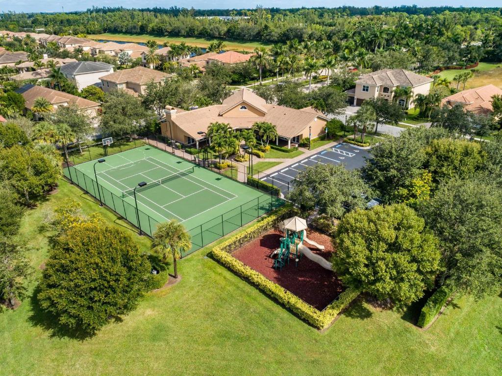 WELLINGTON VIEW - Residential