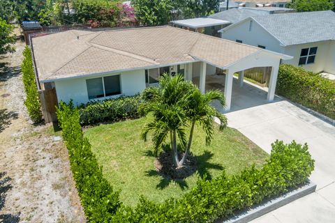 A home in Lake Worth Beach