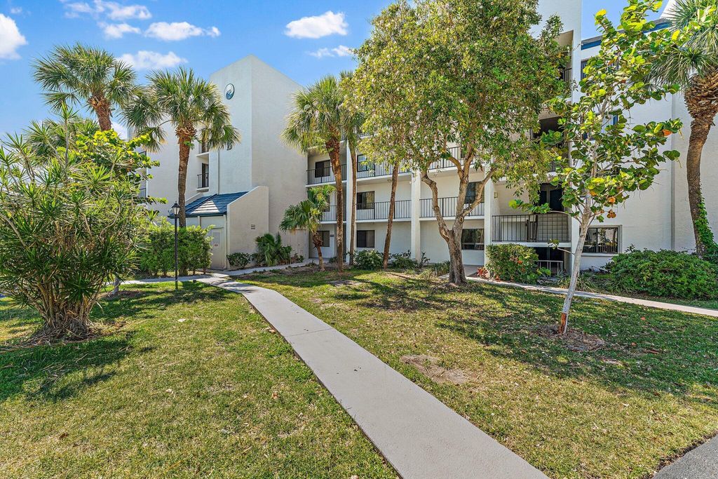 Photo of 1605 S Us Highway 1 #B406, Jupiter, FL 33477 (MLS # R11070826)