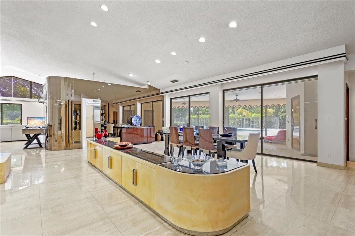 Woodlands Sec Four 66-25 - Residential