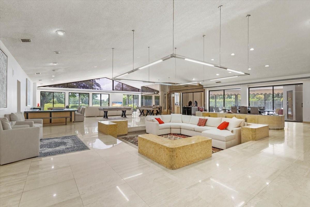 Woodlands Sec Four 66-25 - Residential