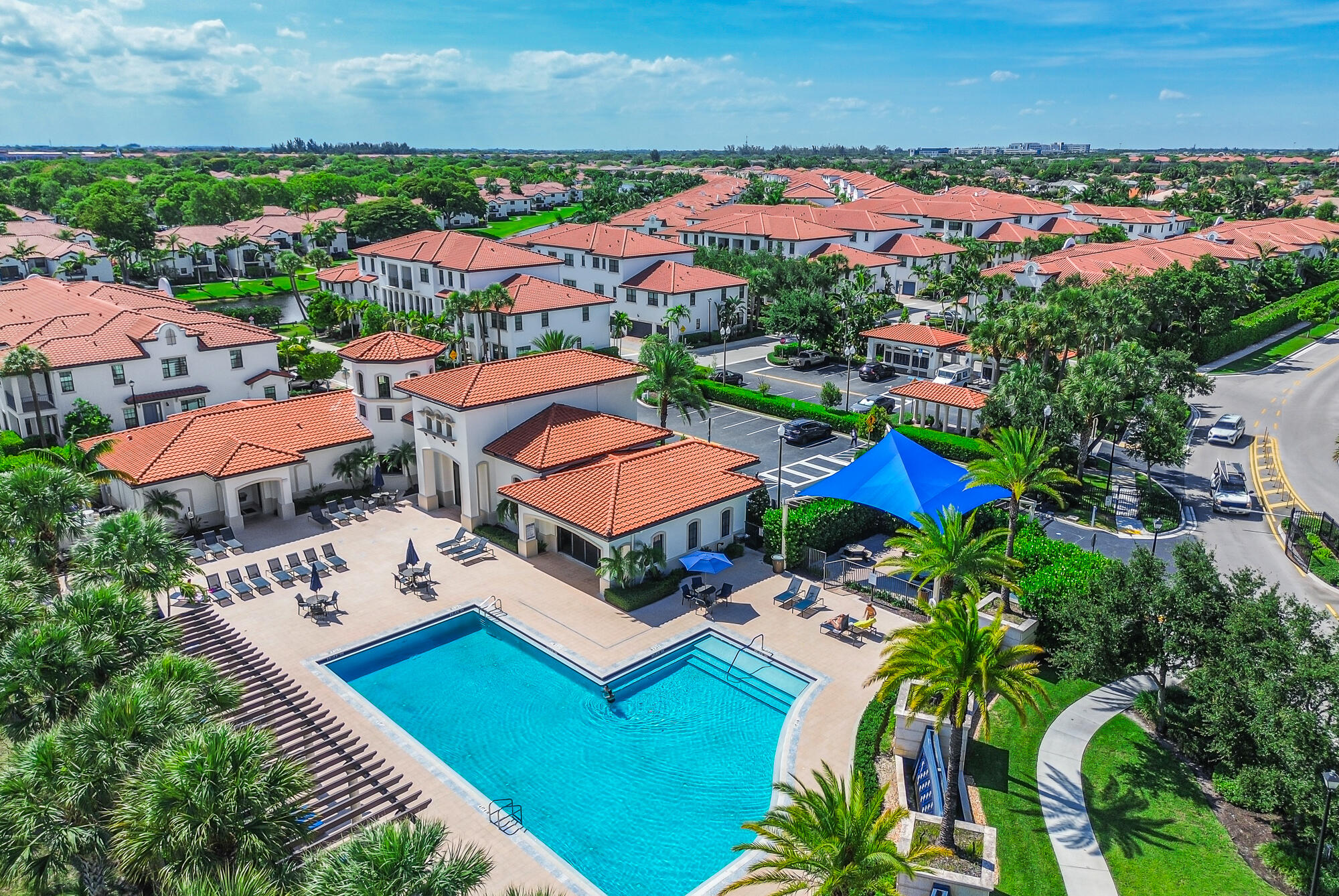 PEMBROKE LAKES SOUTH - Residential