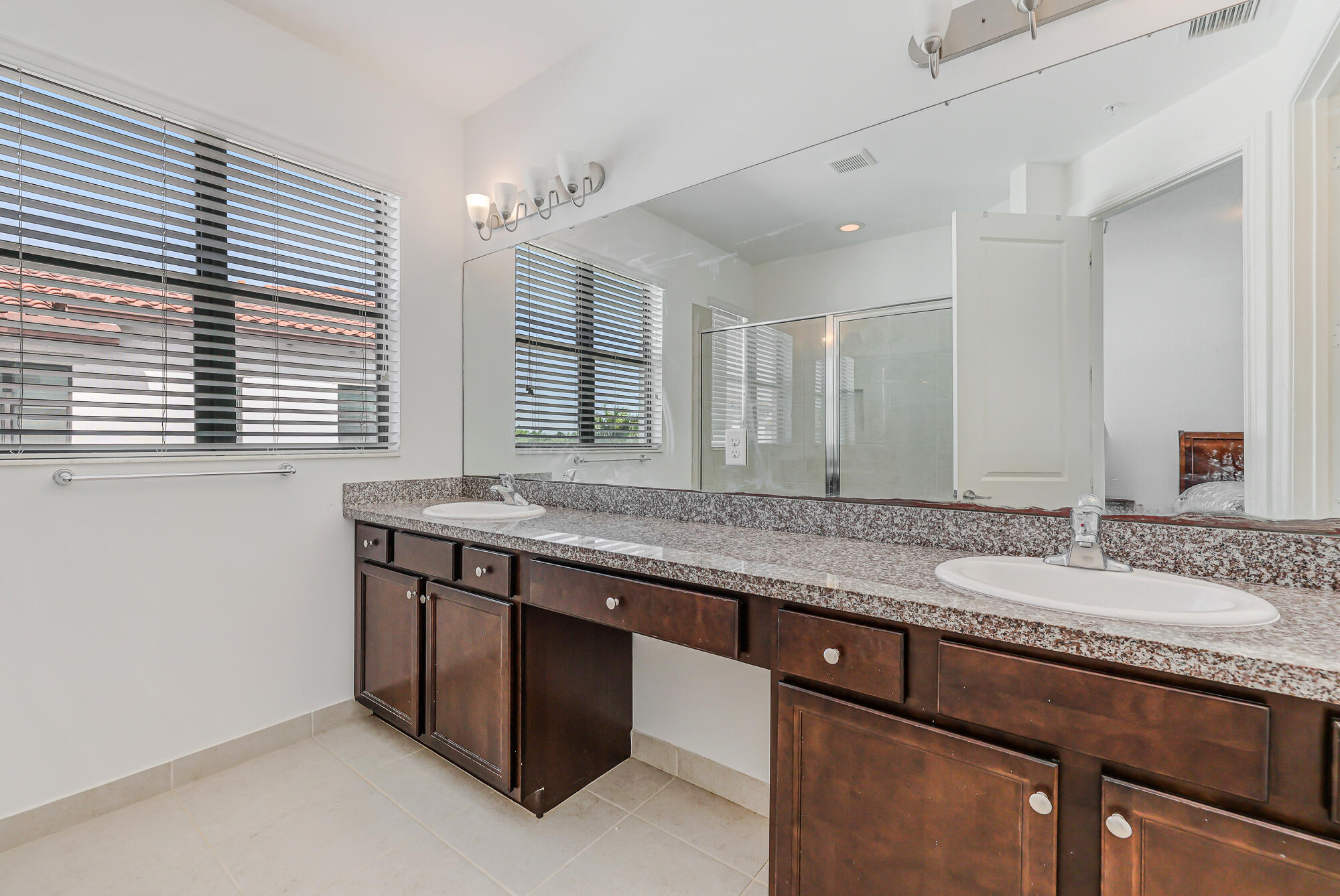 PEMBROKE LAKES SOUTH - Residential
