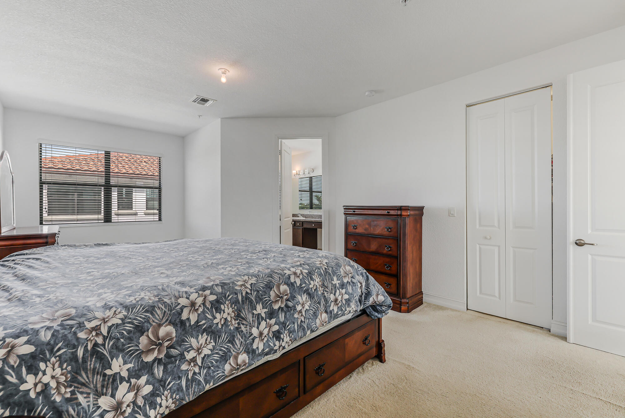 PEMBROKE LAKES SOUTH - Residential