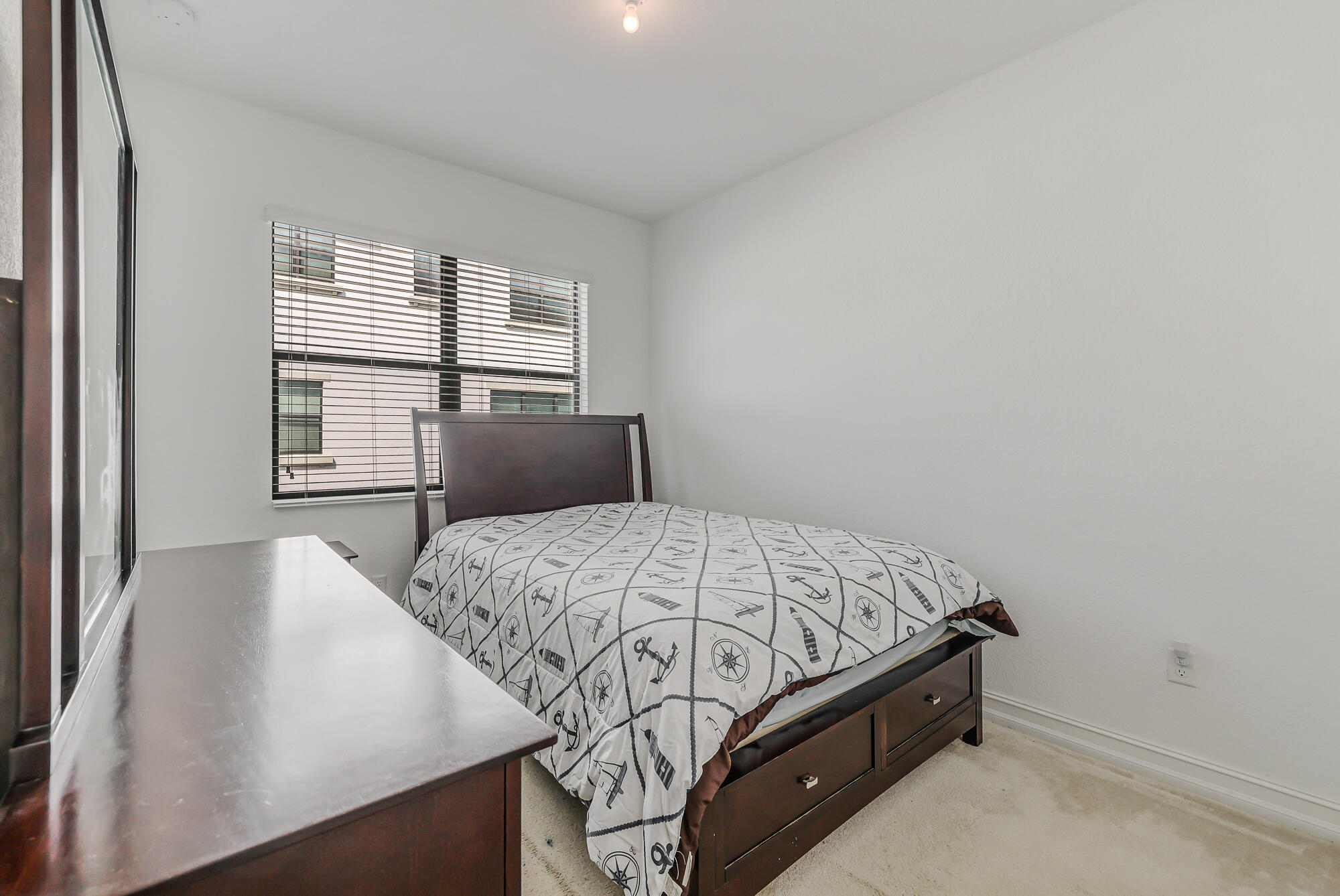 PEMBROKE LAKES SOUTH - Residential