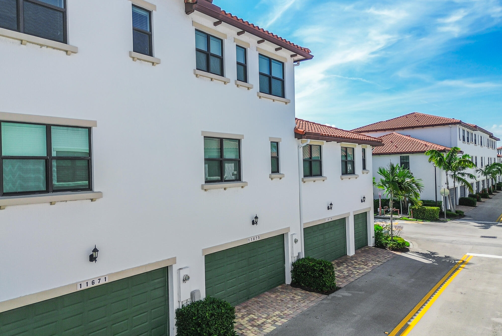 PEMBROKE LAKES SOUTH - Residential
