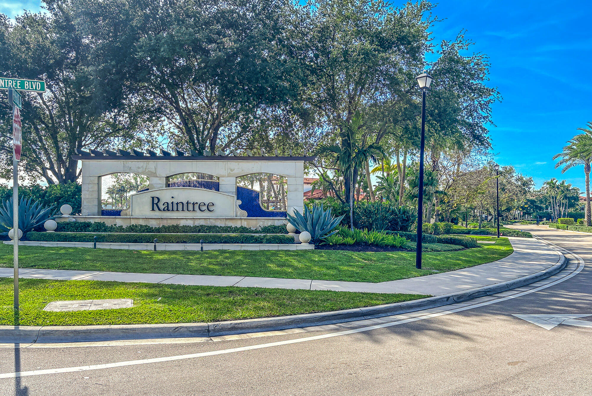PEMBROKE LAKES SOUTH - Residential