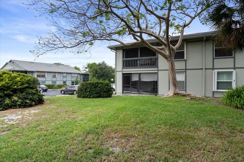 Condominium in Hobe Sound FL 8163 Croft Circle Cir 20.jpg