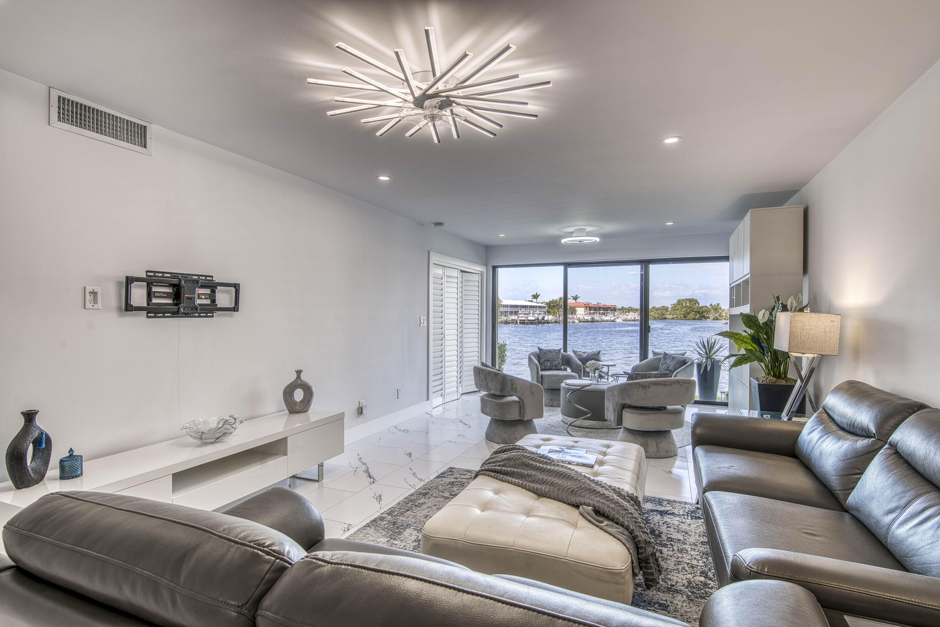 Northlake Condo - Residential