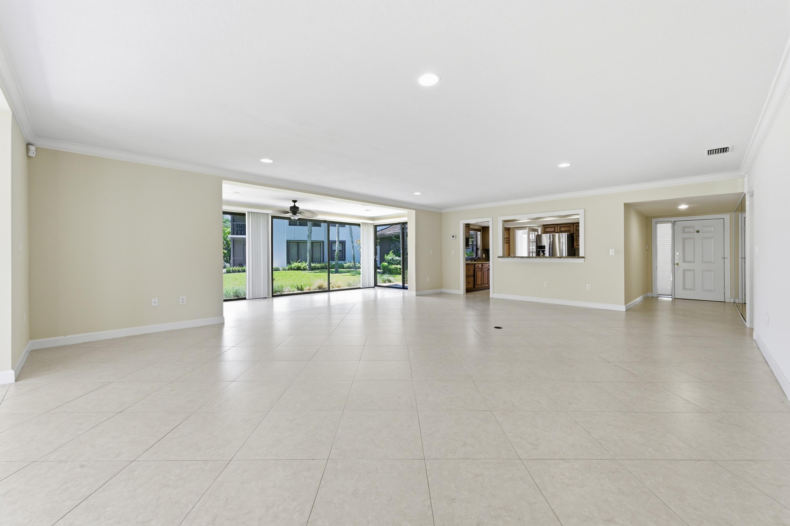 POLO ISLAND CONDO - Residential