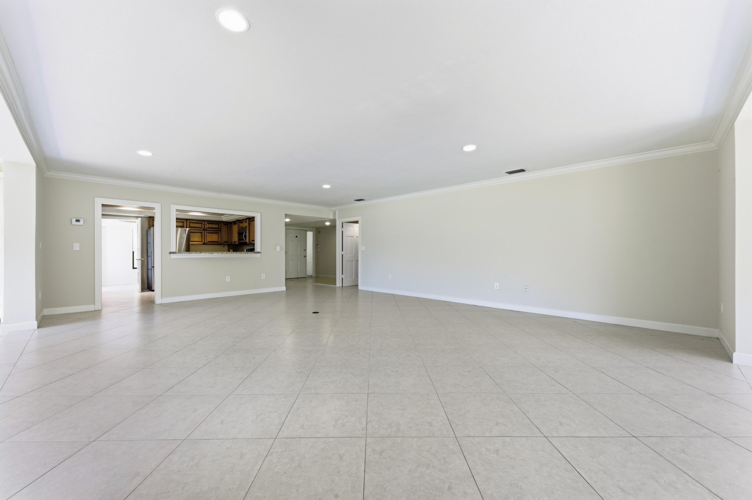 POLO ISLAND CONDO - Residential