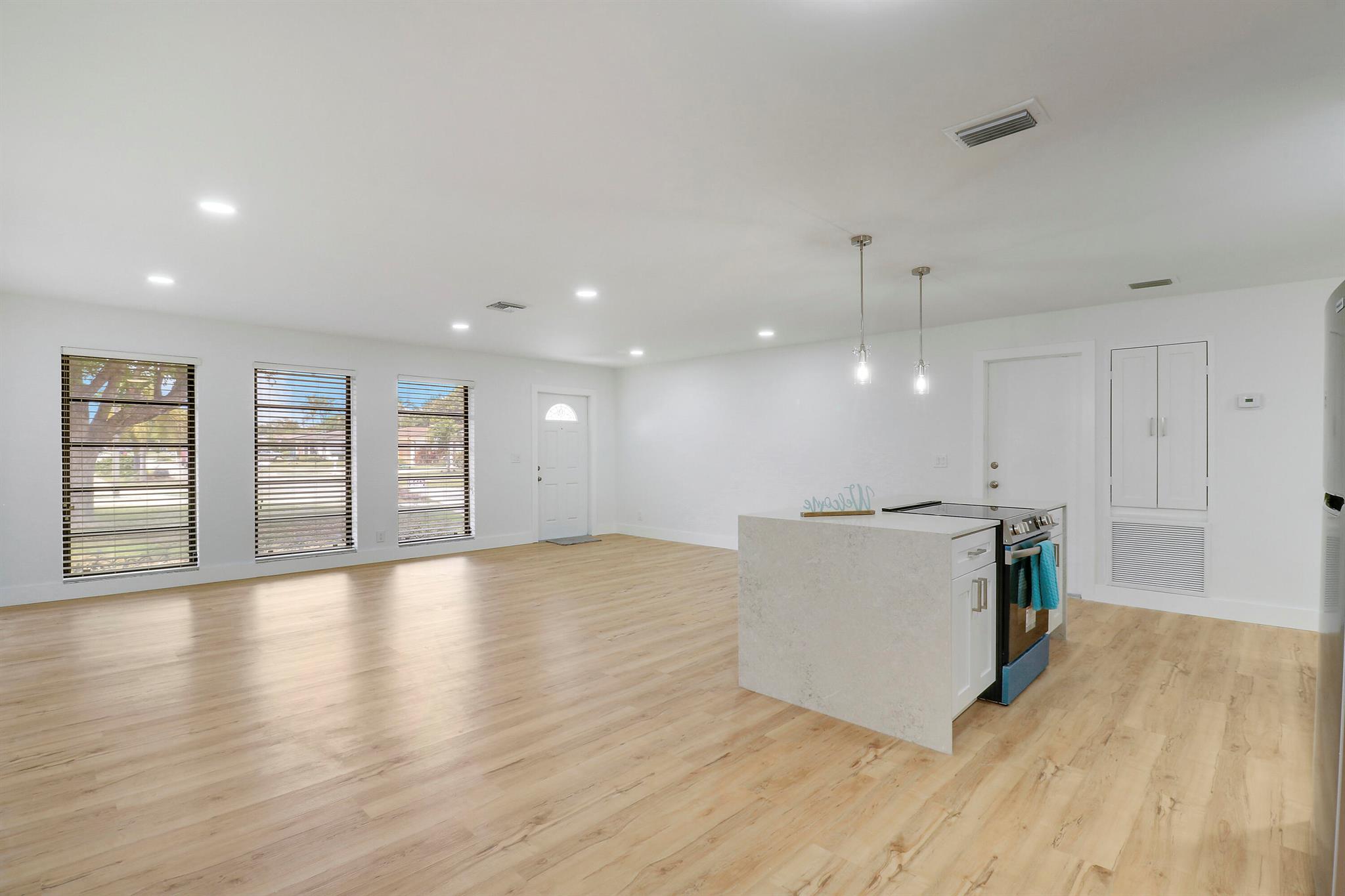 14690 Country Side Lane