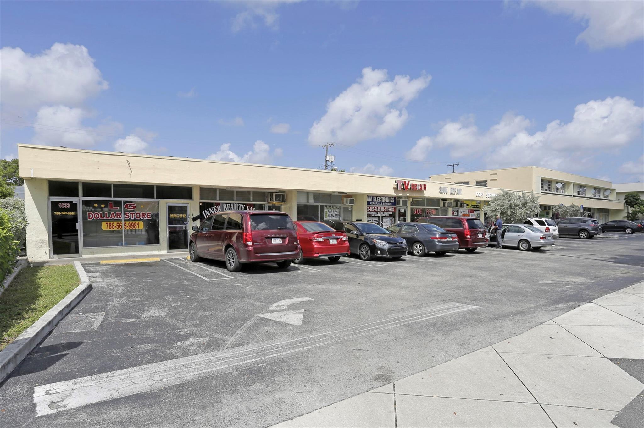 550 SF Retail space available for lease.