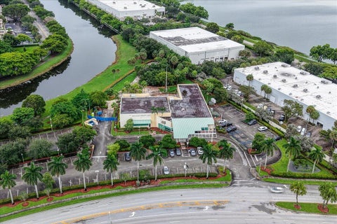 Tiny photo for 3520 Oaks Way #904, Pompano Beach, FL 33069 (MLS # B26084705)