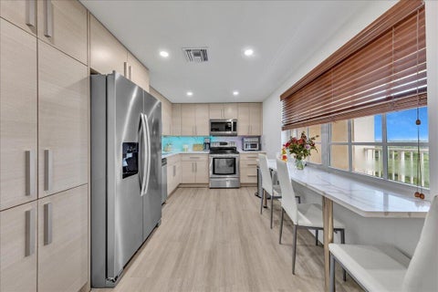 Tiny photo for 3520 Oaks Way #904, Pompano Beach, FL 33069 (MLS # B26084705)